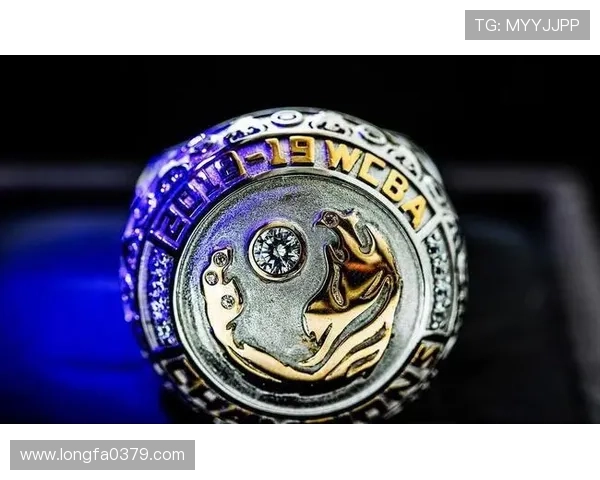 康大女篮佩奇领衔夺冠荣耀官方发布上赛季冠军戒指盛况