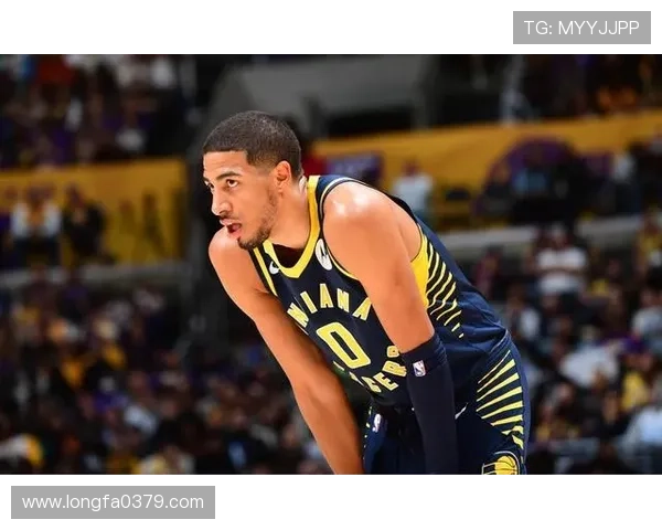 杰基杨全能表现助球队获胜20投10中砍下32分4篮板10助攻1抢断